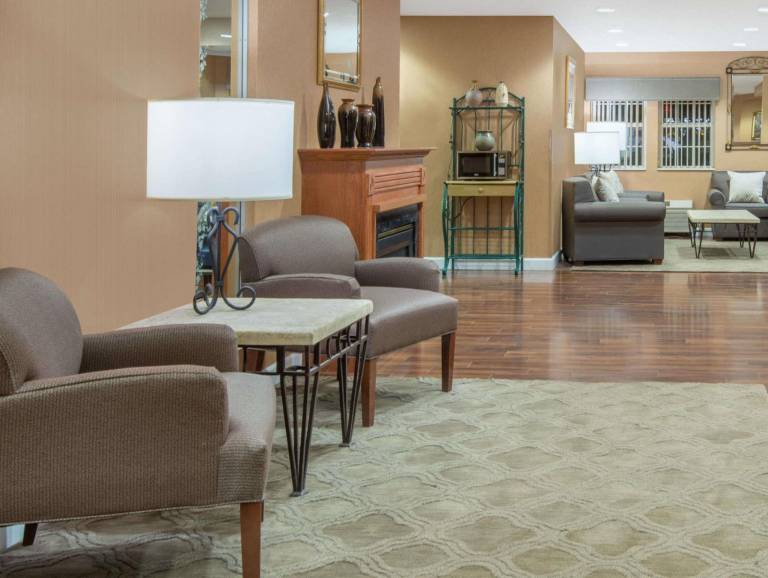Microtel Inn & Suites by Wyndham Raton — photo 5