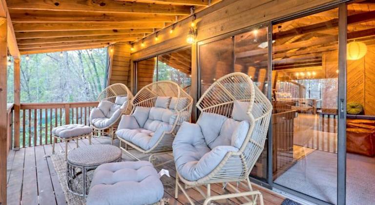 Pleasant chalet with sauna & hot tub | Pets are welcome — photo 3