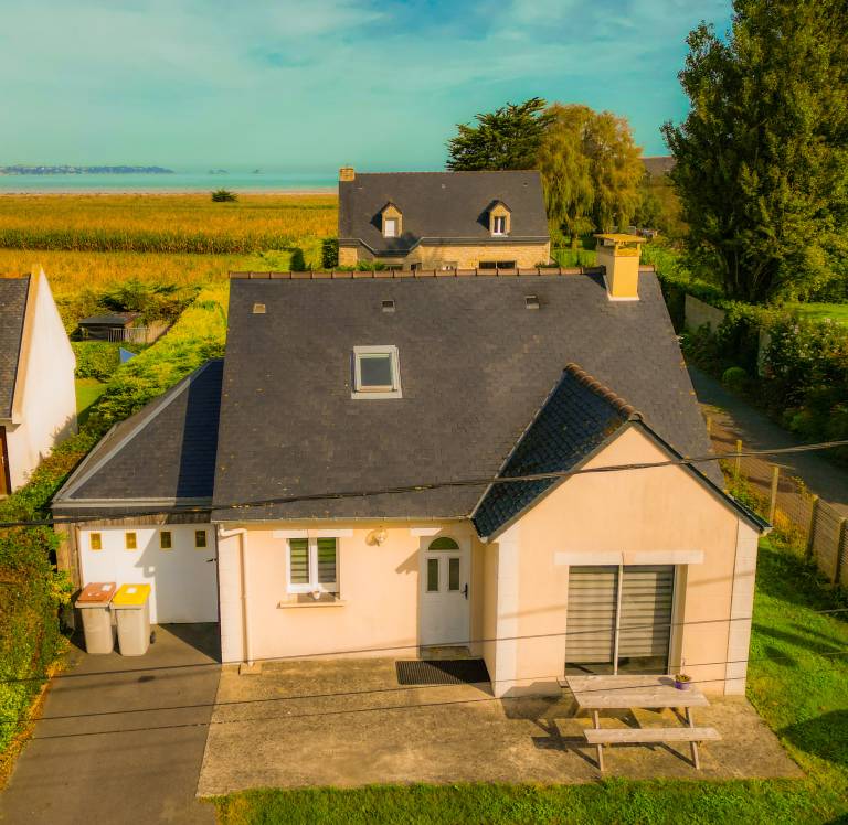 Vacation home with yard, terrace & barbecue | Sea view — photo 2