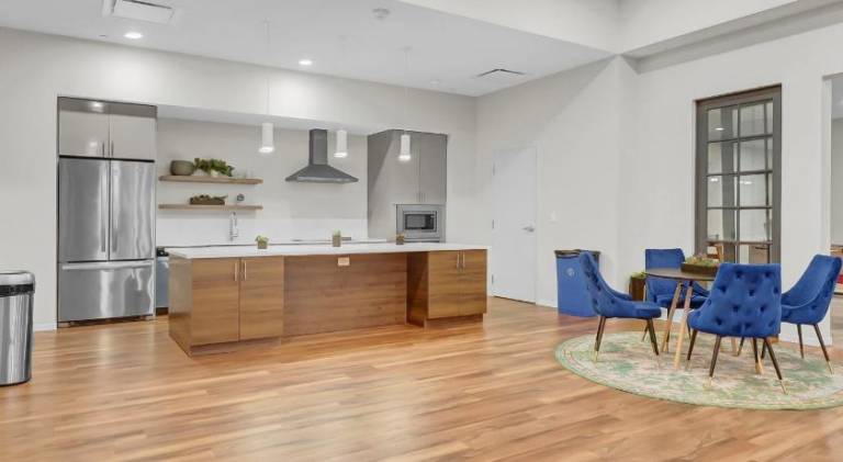 Luxury lofts, Downtown, Playhouse Sq, Near Stadium and Arena, Fire Pit, Rooftop deck, BBQ, Parking - — photo 4