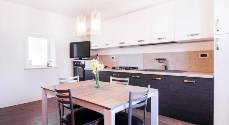 Serviced apartment with patio & garden | Good for workation | Dogs allowed — photo 3