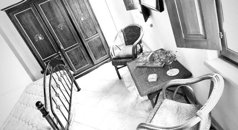Prestige Room- Salotto Interno- Frigobar- Esperienze Esclusive nel Territorio - Tutti i confort — photo 2