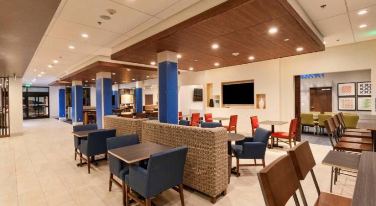 Holiday Inn Express & Suites Dodge City By IHG — photo 4