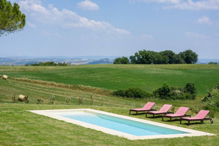 Family-friendly vacation home with private pool, yard & patio | Dogs allowed — photo 2