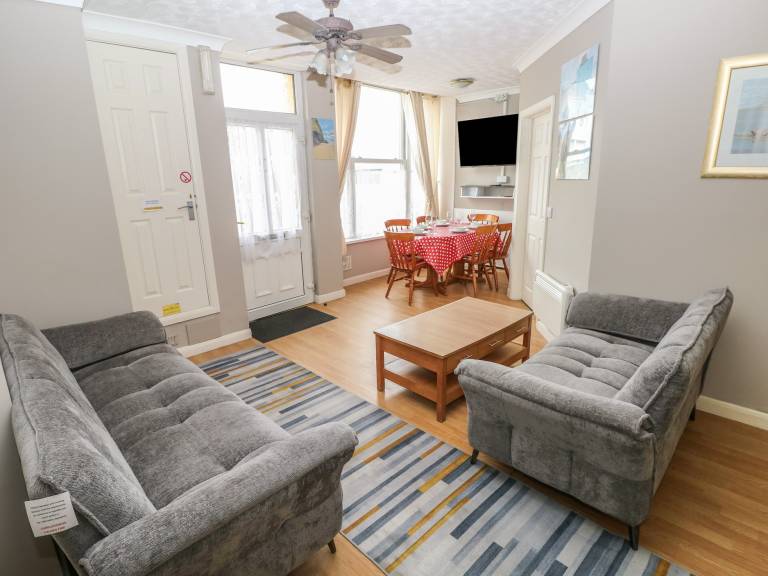 Cottage | Beach view — photo 2