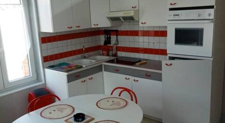 Holiday apartment with 1 room for 4 persons in Verdun