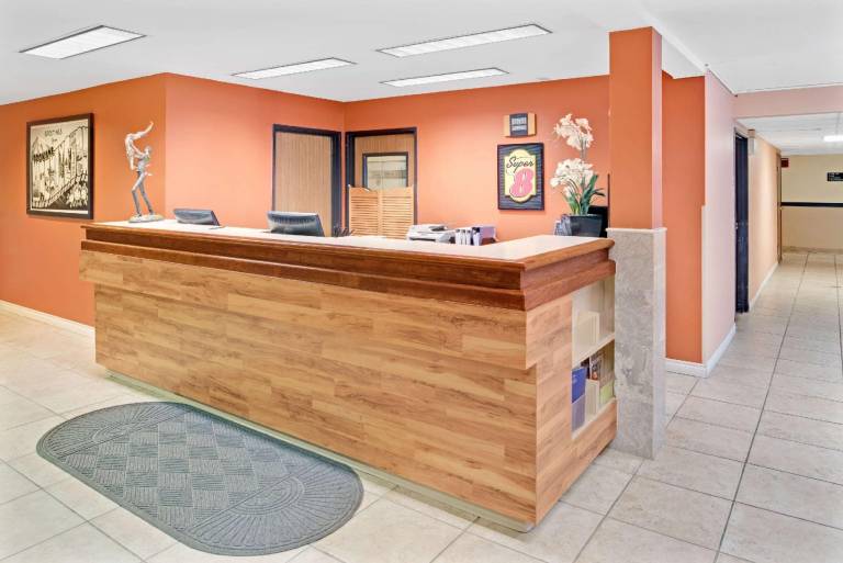 Super 8 By Wyndham Spokane/West — photo 5