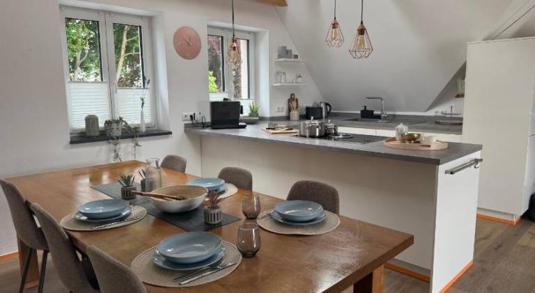 Rental apartment with patio, barbecue & yard | Pets allowed — photo 4