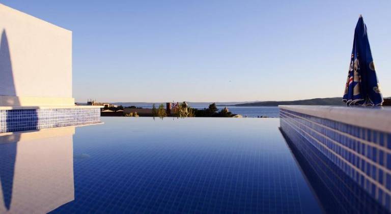 Holiday apartment with garden, terrace & pool | Close to the beach | Pet-friendly — photo 3