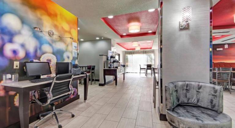 Holiday Inn Express and Suites Oklahoma City North By IHG — photo 5