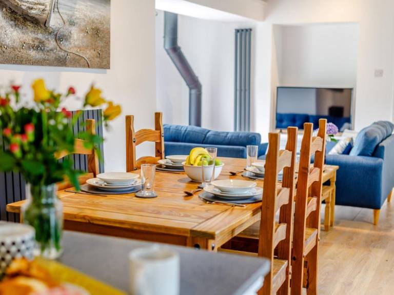 Fully equipped cottage with yard & terrace | Pets allowed — photo 3