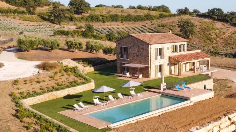 Family-oriented villa with barbeque, private pool & garden | Pets are welcome — photo 2