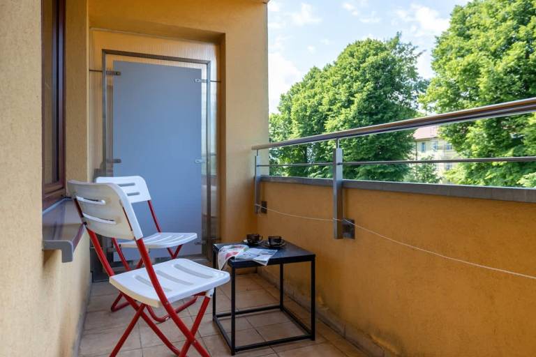 Rental apartment with yard — photo 3