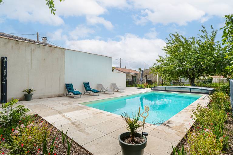 Holiday Home 'Gite Les Mouettes' with Shared Pool, Shared Terrace and Wi-Fi in Rochefort