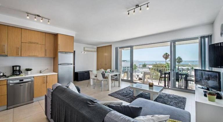 Holiday apartment with garden, pool & hot tub — photo 2