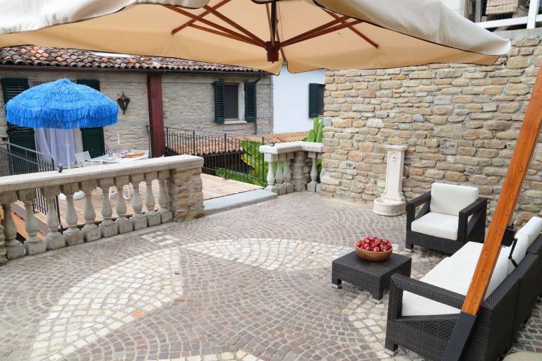 Vacation Home "Re Piano Le Colline" with Shared Pool, Private Terrace & Wi-Fi — photo 3