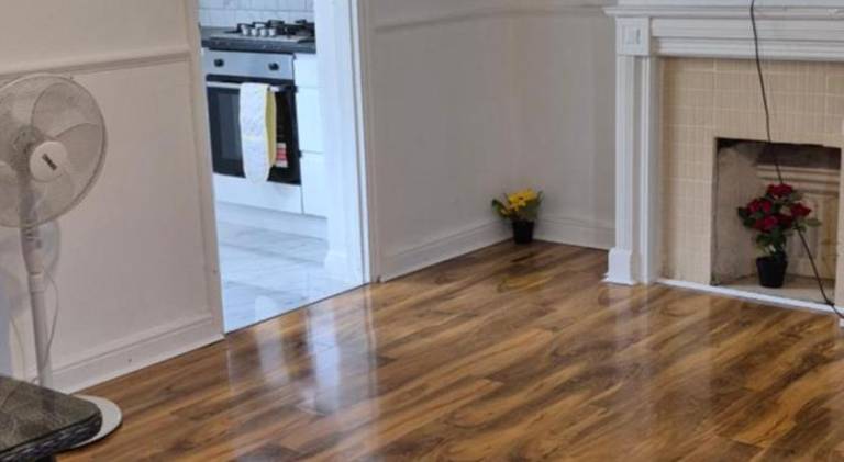Wonderful house with yard | Pets allowed in Bristol
