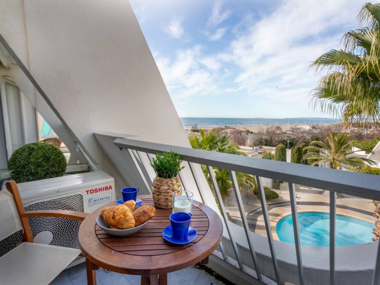 Nice holiday apartment with terrace & pool | Sea view | Next to the beach | Pet-friendly — photo 5