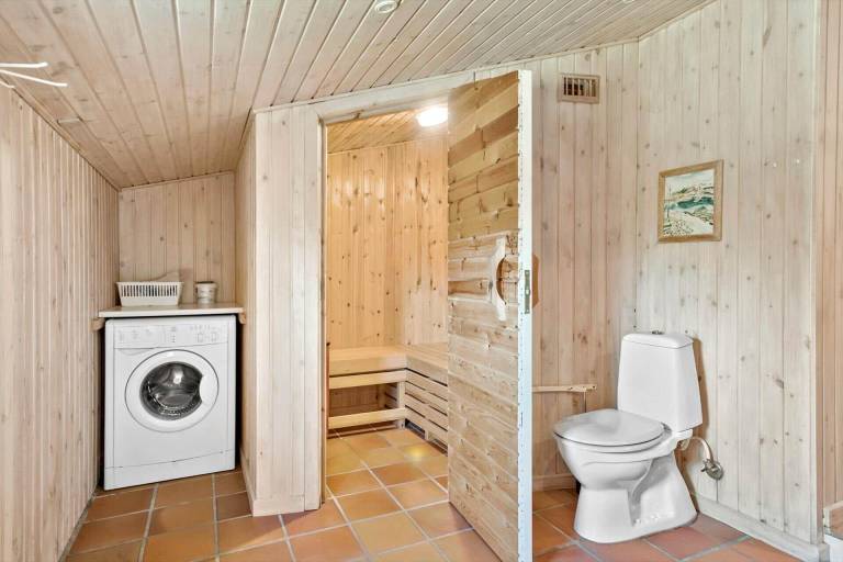House with patio, BBQ & sauna | Pets allowed — photo 5