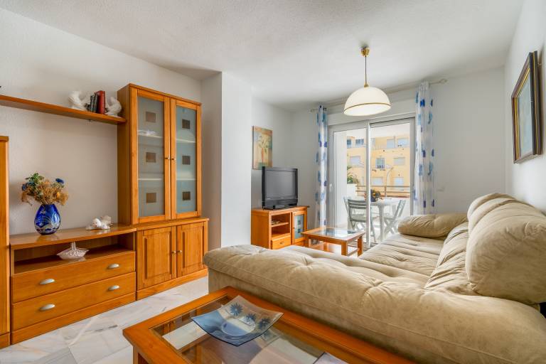 Pleasant rental apartment with patio, fast internet & pool | Garden view | Next to the beach | Dogs allowed — photo 4