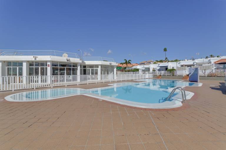 'Aloe Dunas 3 Correcto' with Shared Pool, Shared Terrace and Wi-Fi in San Bartolomé de Tirajana