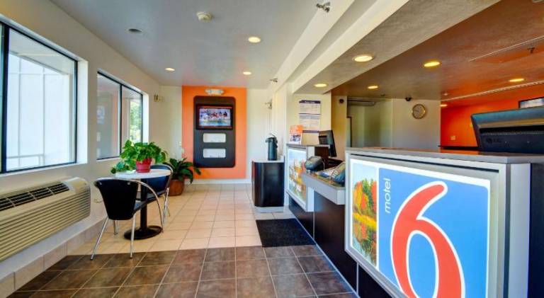 Motel 6 Windsor Locks, CT - Hartford — photo 4