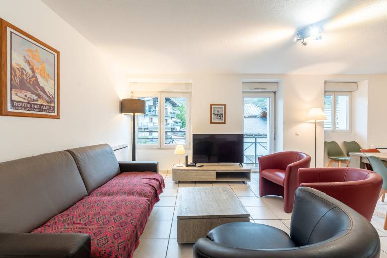Spacious 6-Person Apartment in Central Brides-les-Bains with Mountain View — photo 4