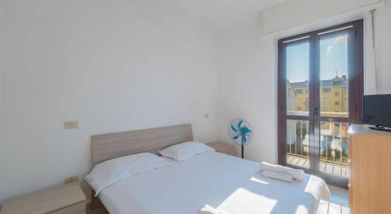 Rental apartment with 1 room for 4 persons in Segrate