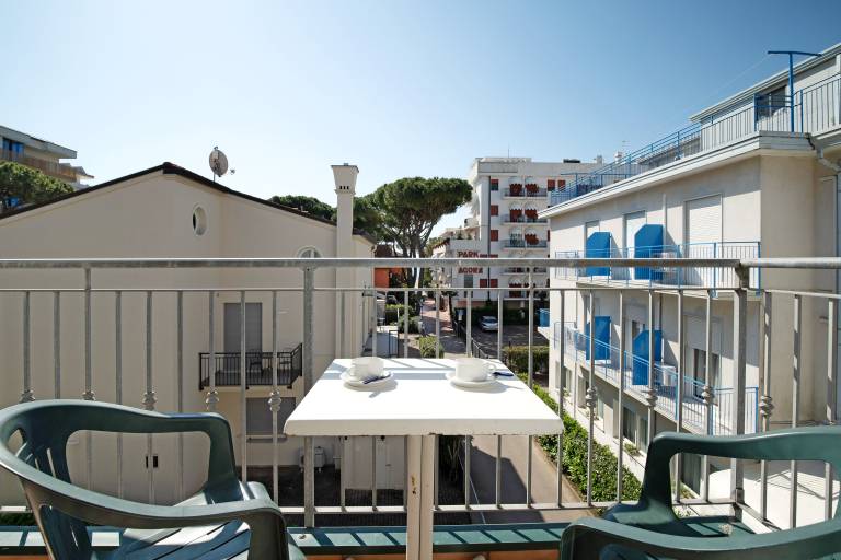 Apartment with terrace — photo 2