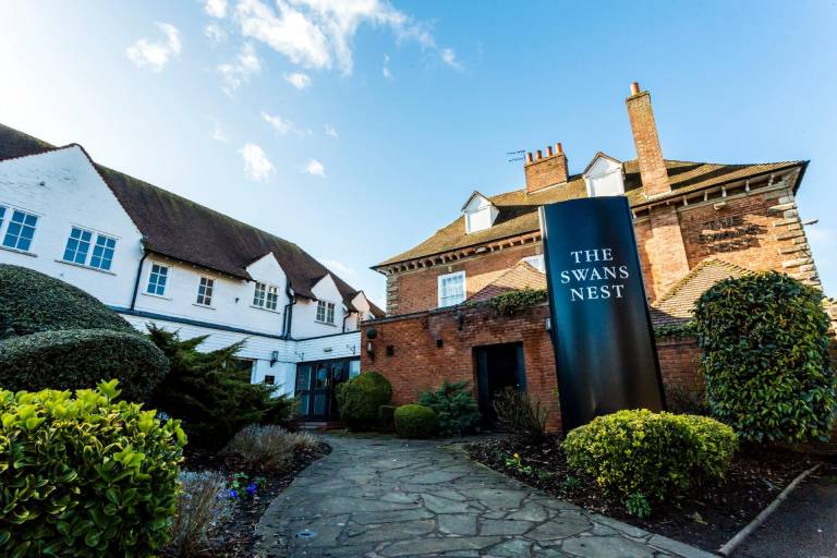 The Swan Nest Hotel in Warwick