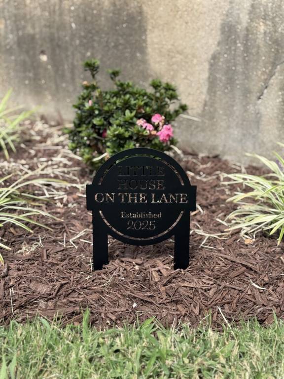 Family-friendly vacation home with yard | Dogs allowed — photo 2