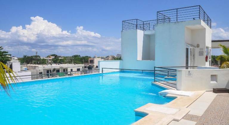 Apartment with pool — photo 3