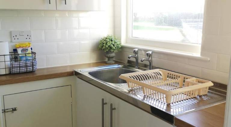 Sea View Holiday Chalet, access to sandy beach - Pets go free — photo 4