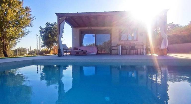 Vacation home with private pool, yard & patio — photo 4
