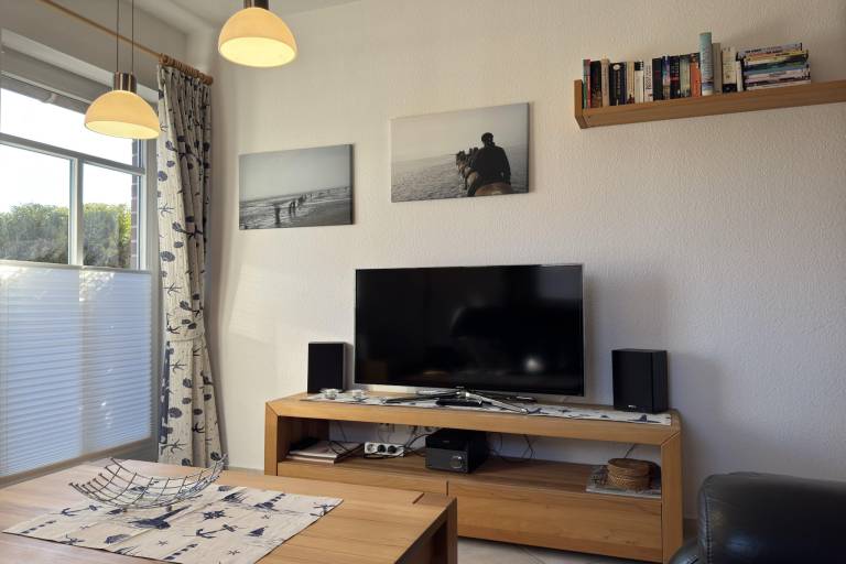 Holiday apartment with yard & terrace — photo 4