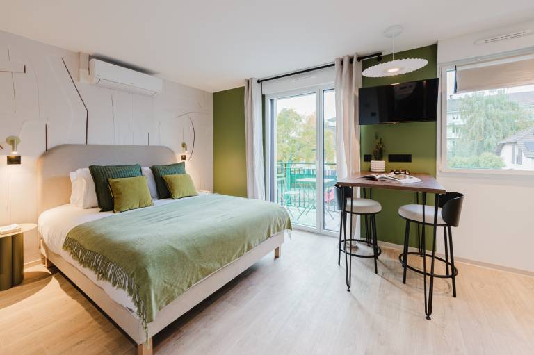 Wonderful aparthotel | City view | Good for workation | Pets allowed in Chambéry