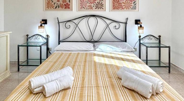 Holiday apartment with 2 rooms for 4 persons in Alghero