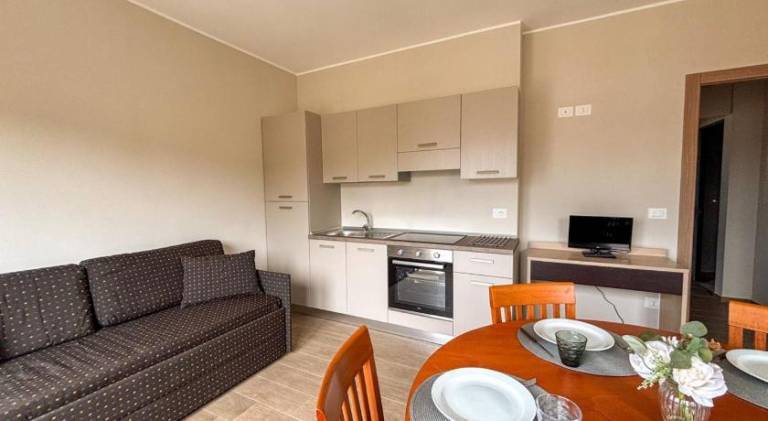 Holiday apartment with 2 rooms for 6 persons in Pineto