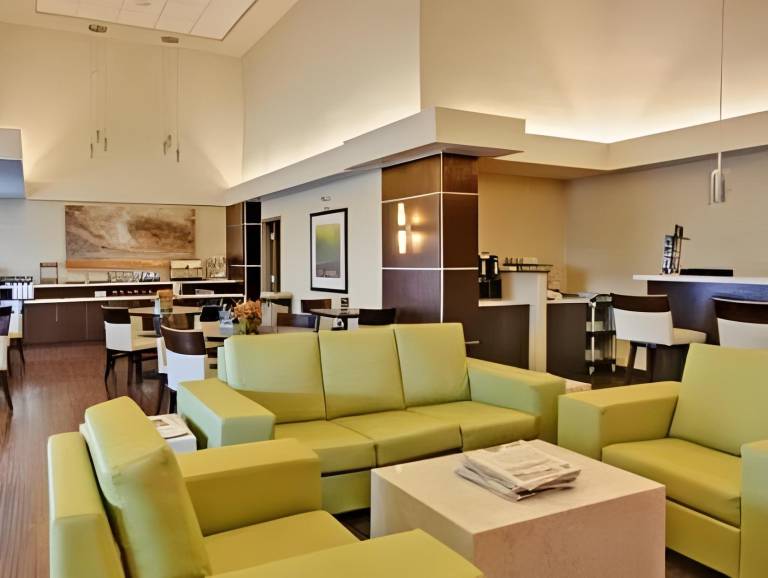 Home Inn & Suites Regina East in Regina, SK
