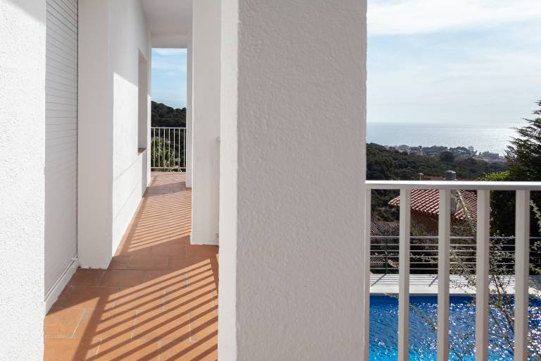 Fully equipped spacious villa with private pool, patio & garden | Sea view | Dogs allowed — photo 4