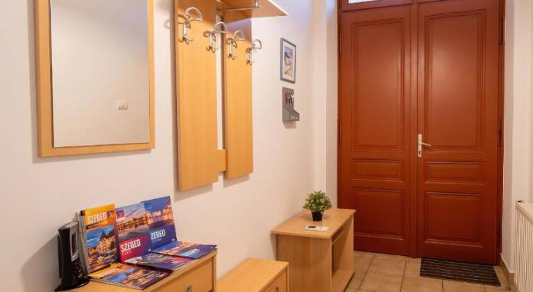 Tomka Apartman — photo 3