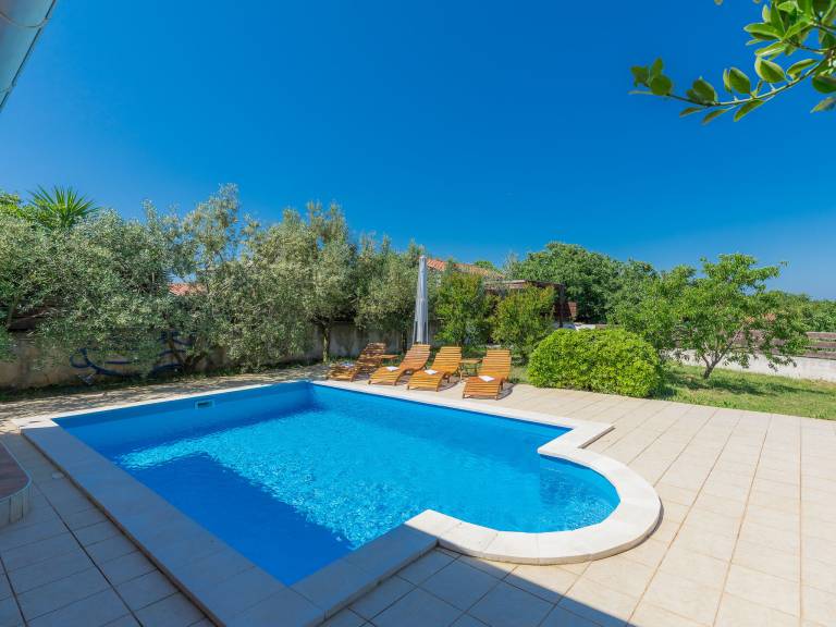 Fully equipped house with terrace, BBQ & garden | Dogs allowed — photo 2