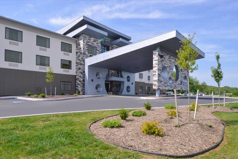 Holiday Inn Express & Suites Shippensburg in Shippensburg, PA
