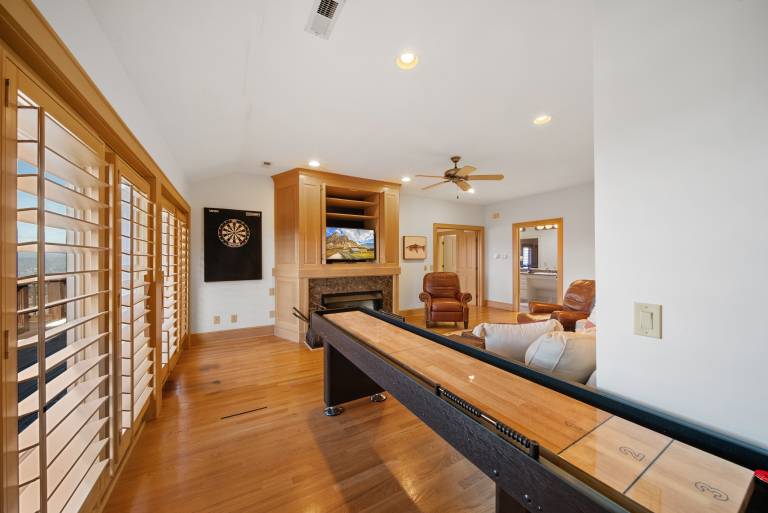 Luxe Mountain Lodge Sleeps 25: Views, Hot Tub, & Game Room near App Ski Mtn — photo 5