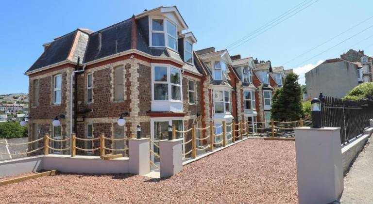 Vacation home with 7 rooms for 14 persons in Ilfracombe
