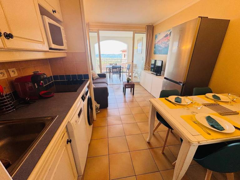 Fully equipped wonderful apartment with heated pool, yard & patio | Pet-friendly — photo 4