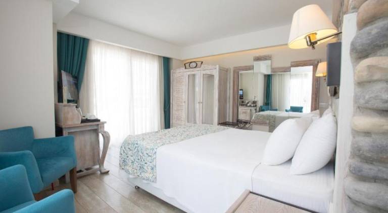 Dedeminn Marina Hotel — photo 2