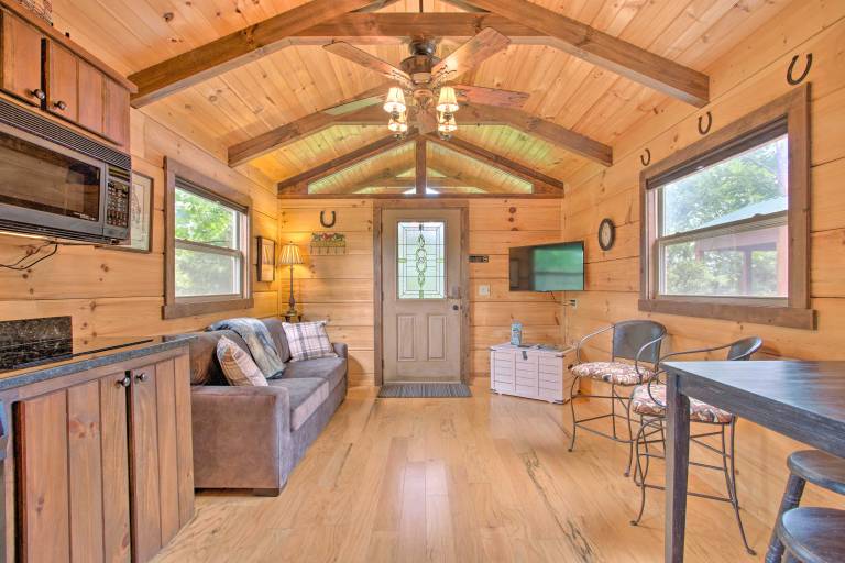 Cabin in Mill Spring Near Parker Binns Winery