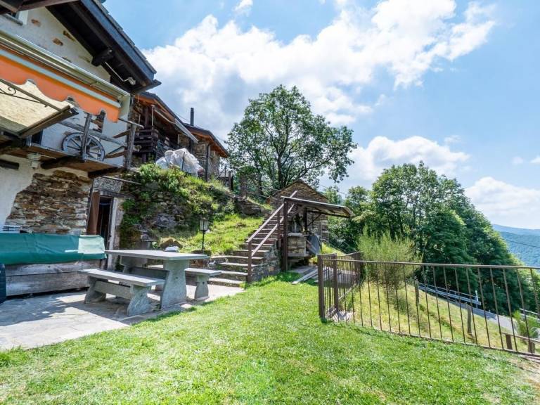 House with terrace, yard & grill | Nature view — photo 2