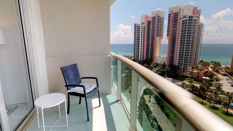 Condo  Sunny Isles Beach